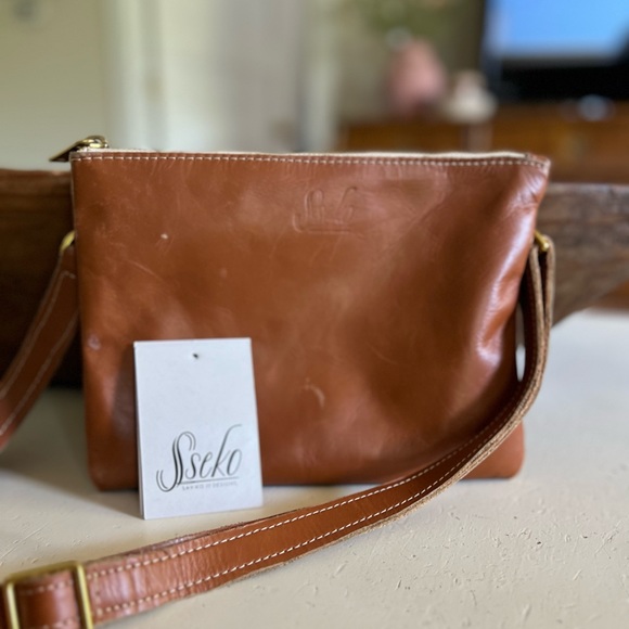 Sseko Handbags - Sseko handbag double patch Crossbody leather oil- tanned cowhide GUC